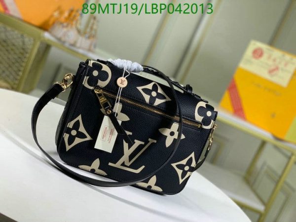 Louis Vuitton AAA+ Replica Women’s Handbag LBP0420137843