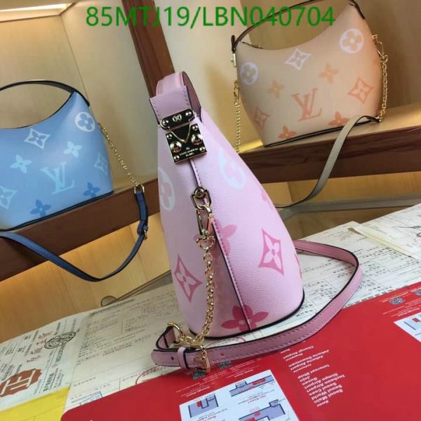 Louis Vuitton AAA+ Replica Marshmallow Bag LBN0407041723