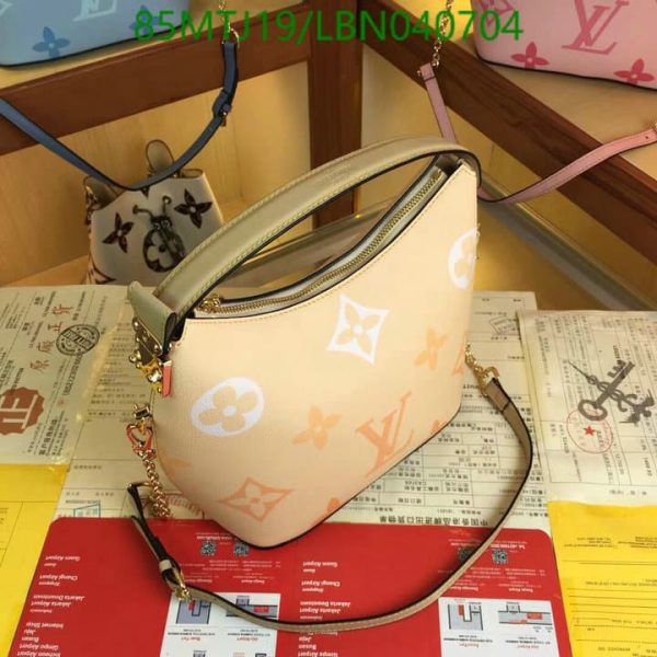 Louis Vuitton AAA+ Replica Marshmallow Bag LBN0407041723