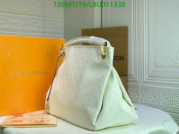 Louis Vuitton AAA+ Replica Inspired Handbag LBU0113381976