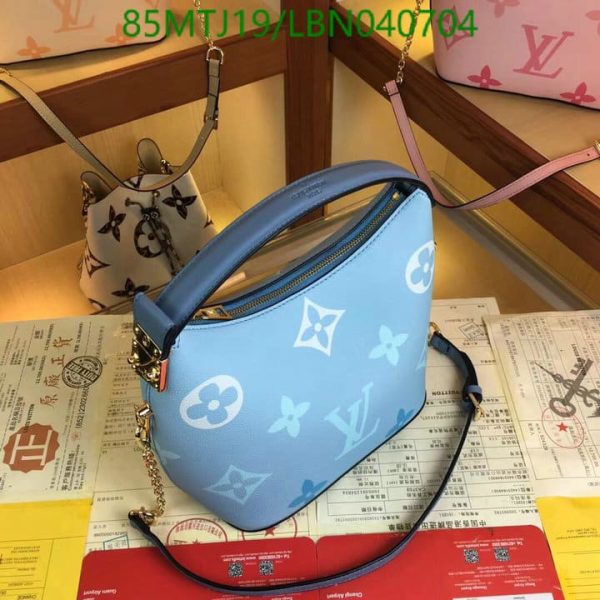 Louis Vuitton AAA+ Replica Marshmallow Bag LBN0407041723