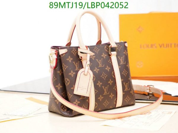 Louis Vuitton AAA+ Replica Designer Shoulder Bag LBP0420520415