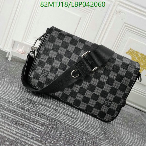 Louis Vuitton AAA+ Replica Designer Messenger Bag LBP0420607045