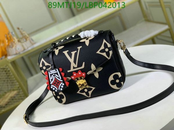 Louis Vuitton AAA+ Replica Women’s Handbag LBP0420137843