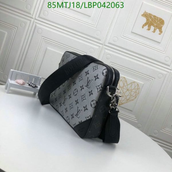 Louis Vuitton AAA+ Replica Inspired Messenger Bag LBP0420630485