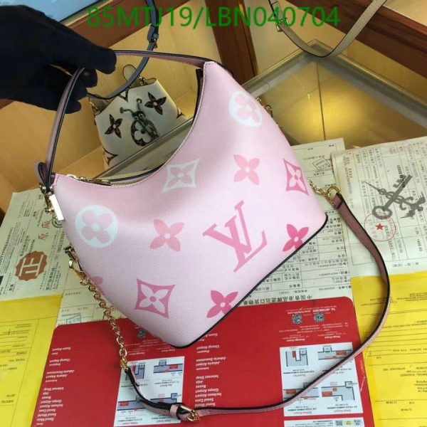 Louis Vuitton AAA+ Replica Marshmallow Bag LBN0407041723