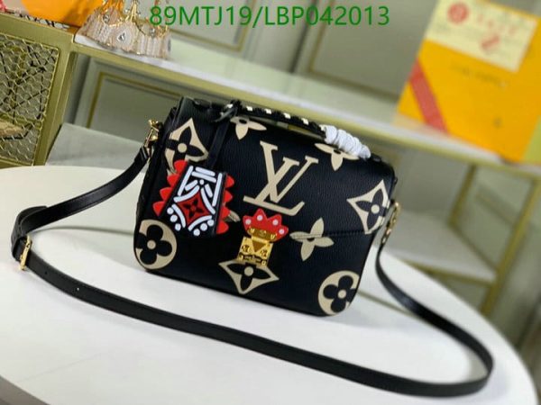 Louis Vuitton AAA+ Replica Women’s Handbag LBP0420137843