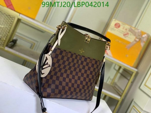 Louis Vuitton AAA+ Replica Shoulder Bag LBP0420140741