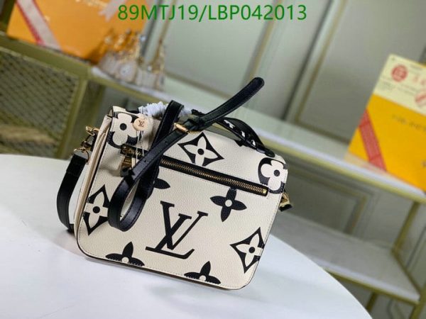 Louis Vuitton AAA+ Replica Women’s Handbag LBP0420137843