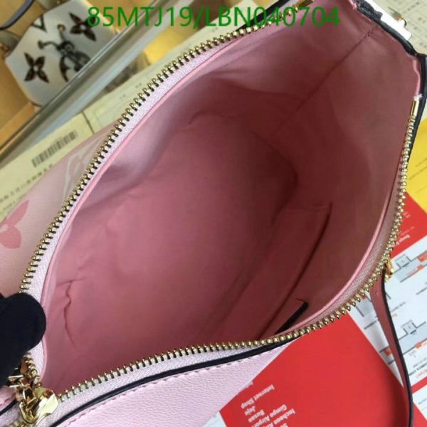 Louis Vuitton AAA+ Replica Marshmallow Bag LBN0407041723