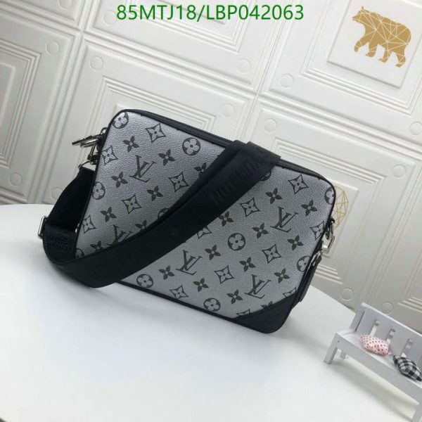 Louis Vuitton AAA+ Replica Inspired Messenger Bag LBP0420630485