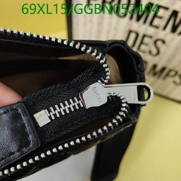 Gucci AAA+ Replica Front Zip Flat Messenger Bag GGBN052450452