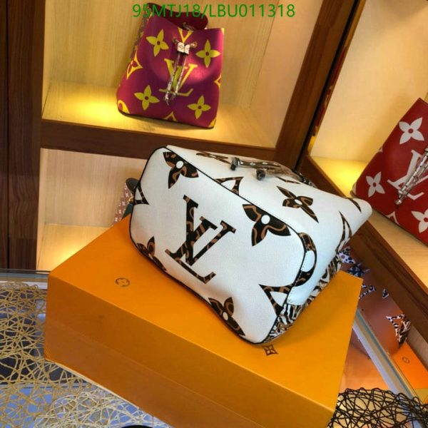 Louis Vuitton AAA+ Replica Inspired Messenger Bag  LBU0113180936