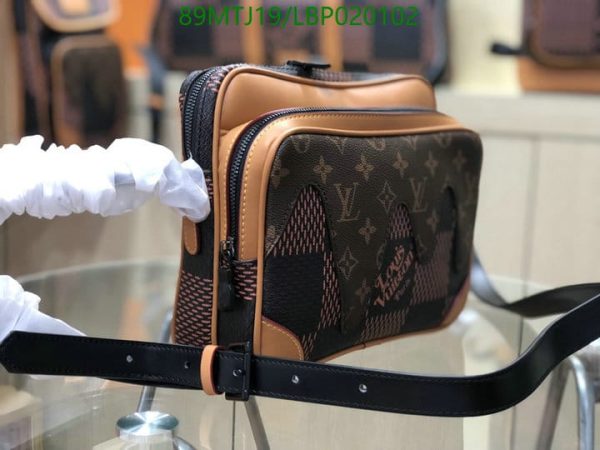 Louis Vuitton AAA+ Replica Messenger Bag LBP0201028753