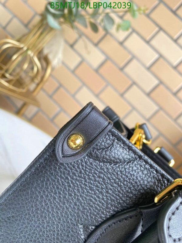 Louis Vuitton AAA+ Replica Inspired Shoulder Bag LBP0420390846