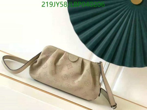 Louis Vuitton 1:1 Replica Beige Crossbody Bag LBP0402066987