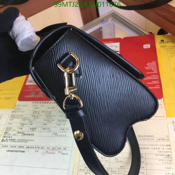 Louis Vuitton AAA+ Replica Crafty Twist MM Bag LBU0116768934