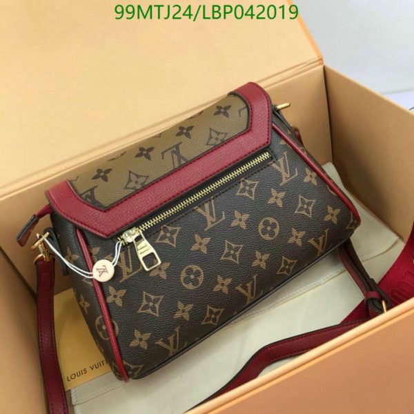 Louis Vuitton AAA+ Replica Messenger Bag LBP0420190654