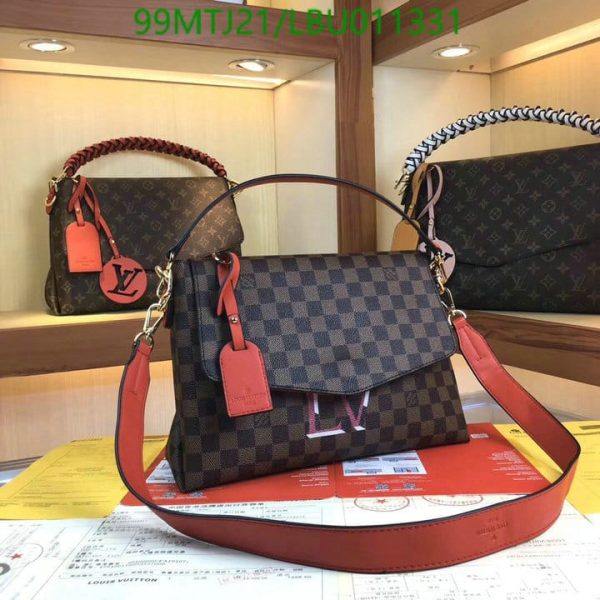 Louis Vuitton AAA+ Replica Inspired Messenger Bag LBU0113311562