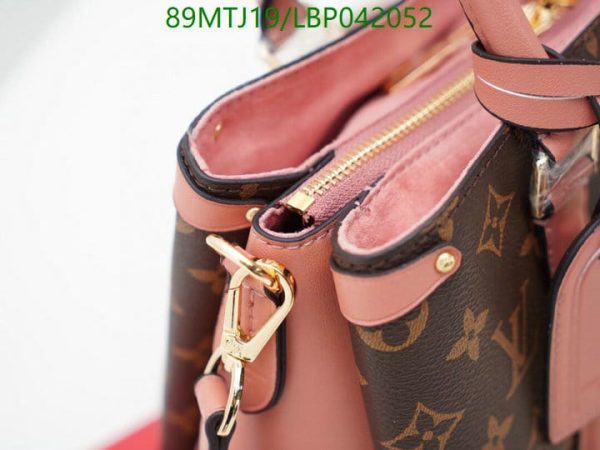 Louis Vuitton AAA+ Replica Designer Shoulder Bag LBP0420520415