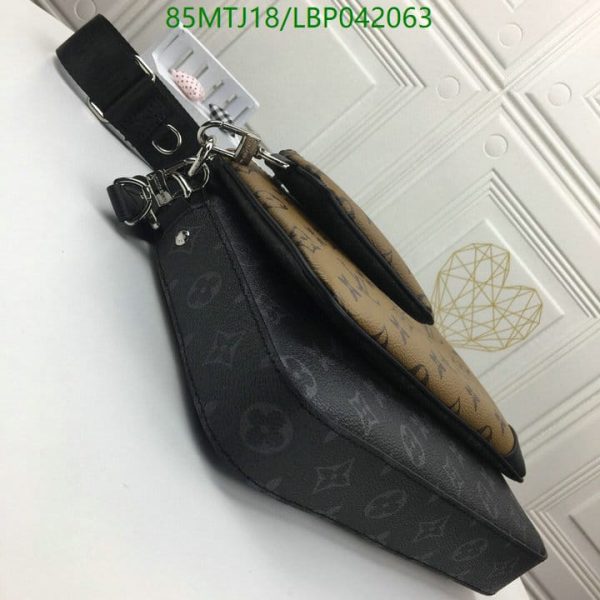 Louis Vuitton AAA+ Replica Inspired Messenger Bag LBP0420630485