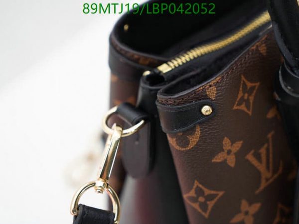 Louis Vuitton AAA+ Replica Designer Shoulder Bag LBP0420520415