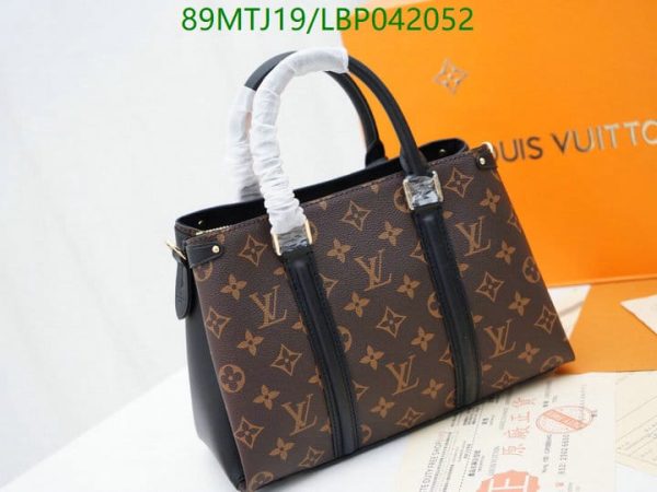 Louis Vuitton AAA+ Replica Designer Shoulder Bag LBP0420520415