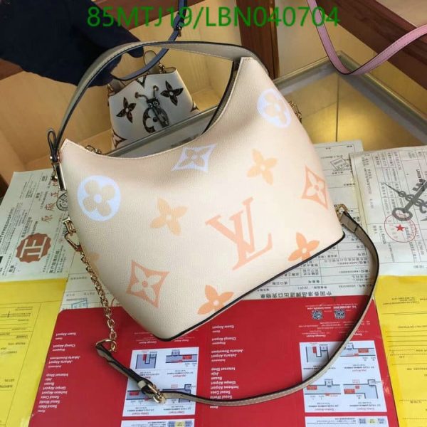 Louis Vuitton AAA+ Replica Marshmallow Bag LBN0407041723