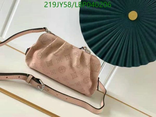 Louis Vuitton 1:1 Replica Beige Crossbody Bag LBP0402066987