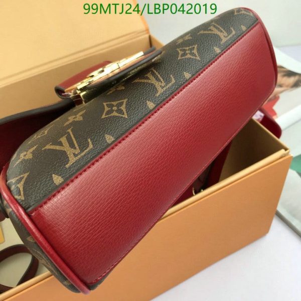 Louis Vuitton AAA+ Replica Messenger Bag LBP0420190654