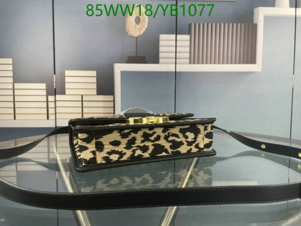 Christian Dior AAA+ Replica Oblique 30 Montaigne Bag YB10776452978