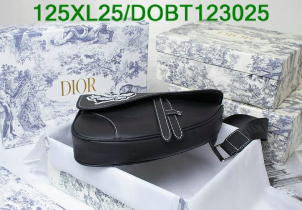 Dior AAA+ Replica Shawn Bee Patch Leather Saddle Bag DOBT123025819