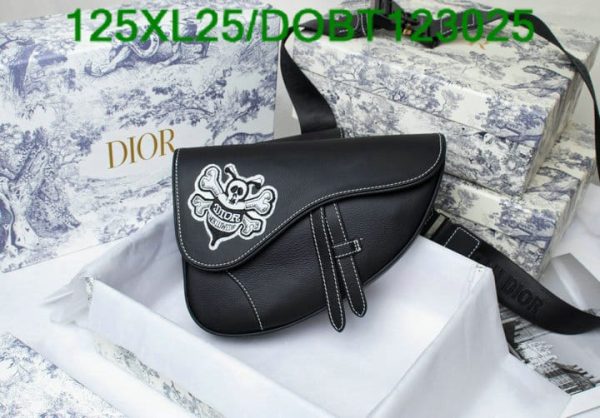 Dior AAA+ Replica Shawn Bee Patch Leather Saddle Bag DOBT123025819