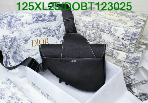 Dior AAA+ Replica Shawn Bee Patch Leather Saddle Bag DOBT123025819