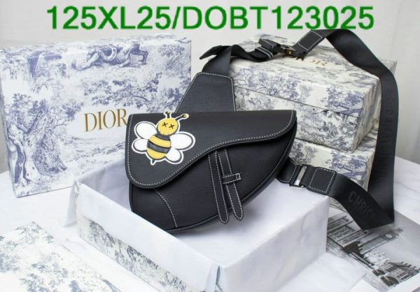 Dior AAA+ Replica Shawn Bee Patch Leather Saddle Bag DOBT123025819