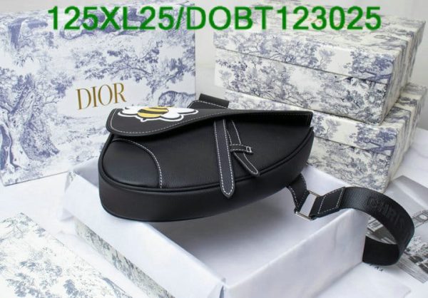 Dior AAA+ Replica Shawn Bee Patch Leather Saddle Bag DOBT123025819