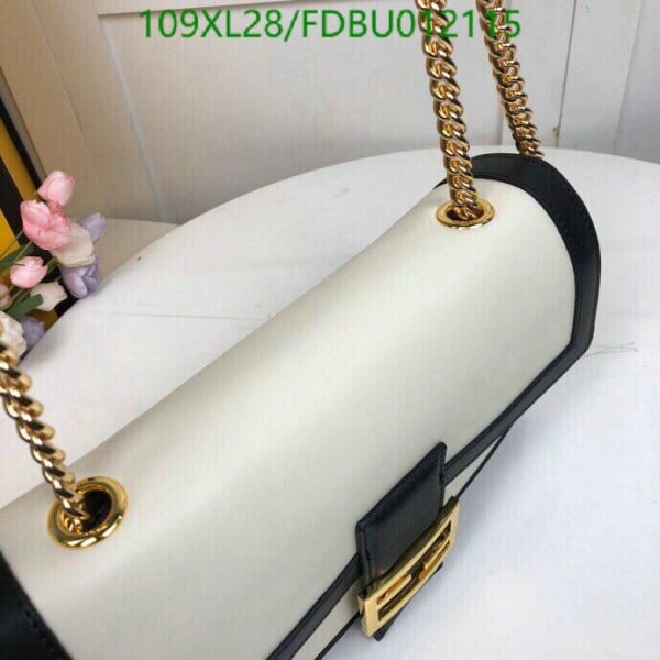 Fendi AAA+ Replica Baguette Chain Medium Bag FDBU012115573