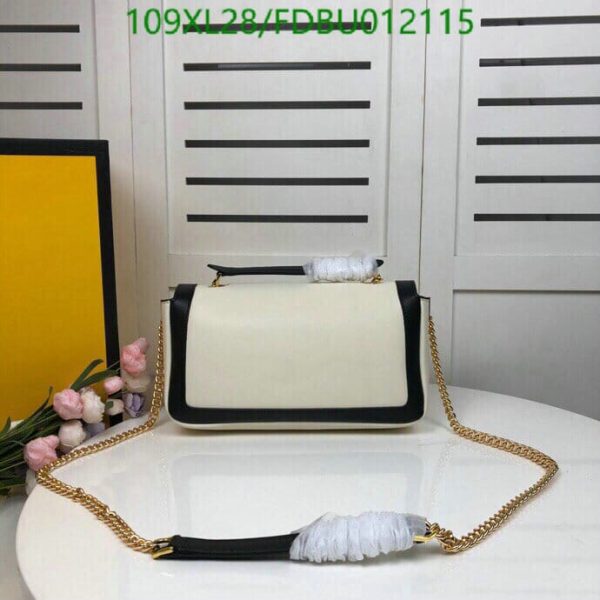 Fendi AAA+ Replica Baguette Chain Medium Bag FDBU012115573