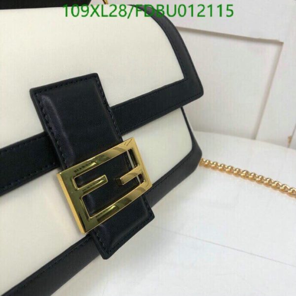 Fendi AAA+ Replica Baguette Chain Medium Bag FDBU012115573