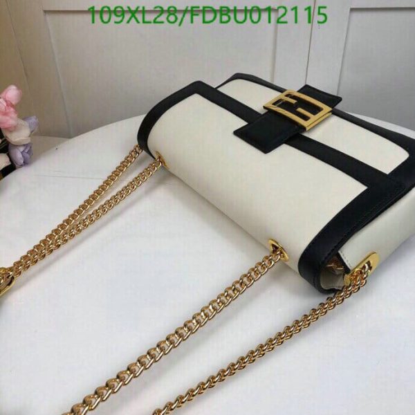 Fendi AAA+ Replica Baguette Chain Medium Bag FDBU012115573