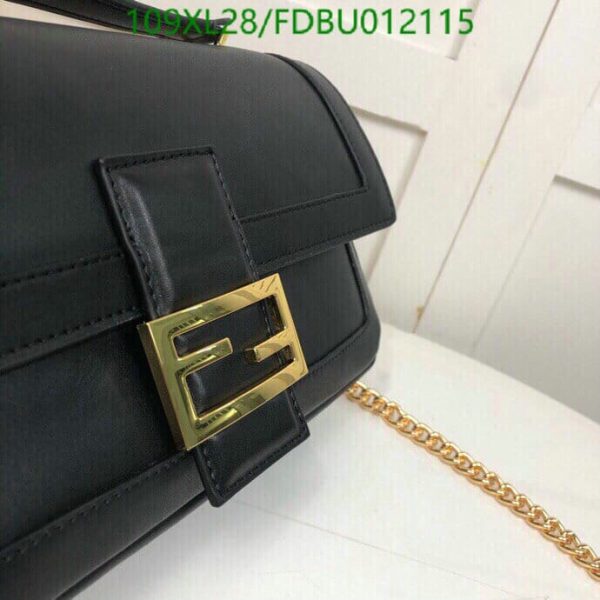 Fendi AAA+ Replica Baguette Chain Medium Bag FDBU012115573