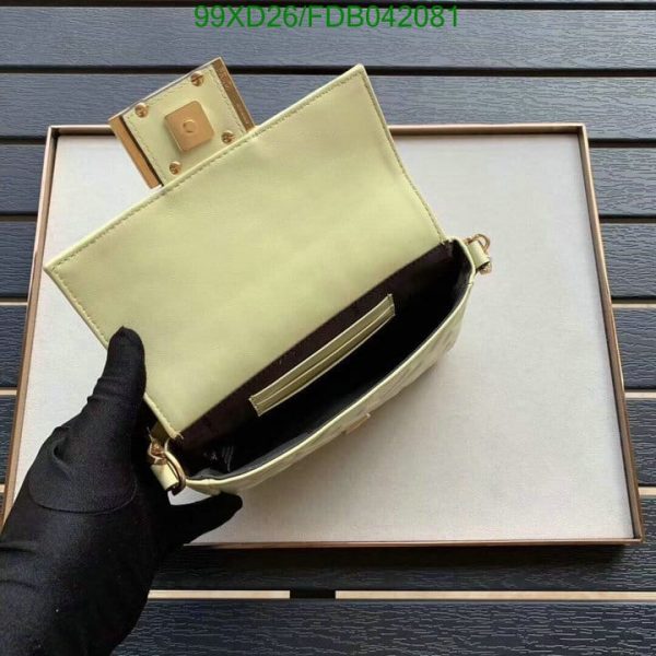 Fendi AAA+ Replica Baguette Sheepskin Leather Bag FDB0420814758