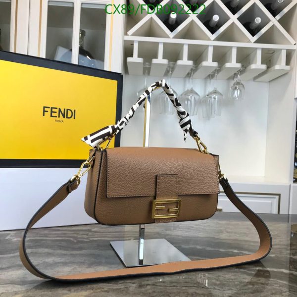 Fendi AAA+ Replica Selleria Baguette NM Leather Medium Bag FDB0922224573