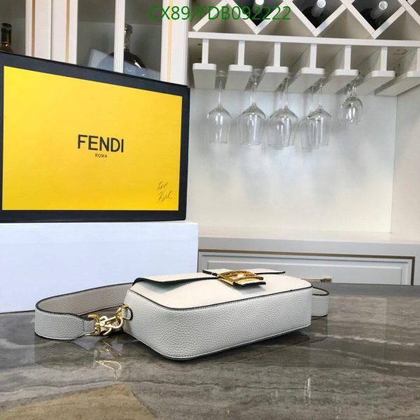 Fendi AAA+ Replica Selleria Baguette NM Leather Medium Bag FDB0922224573