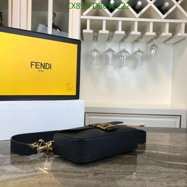 Fendi AAA+ Replica Selleria Baguette NM Leather Medium Bag FDB0922224573