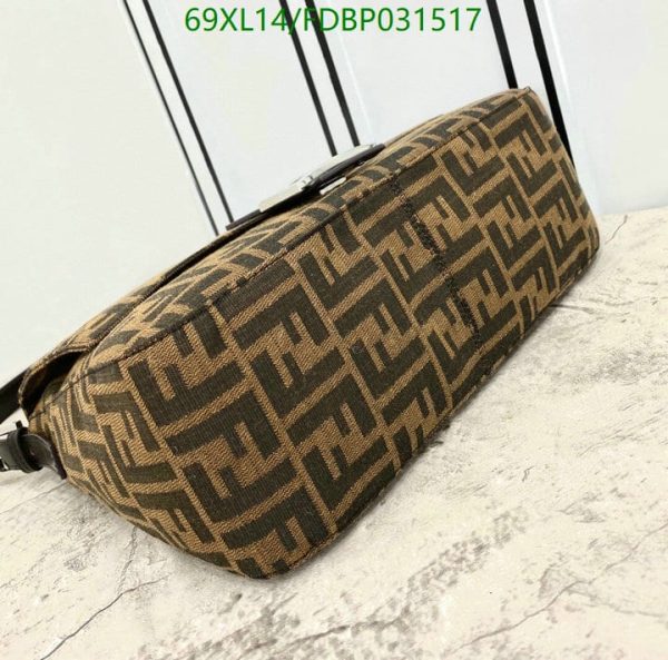 Fendi AAA+ Replica Baguette Shoulder bag FDBP031517258