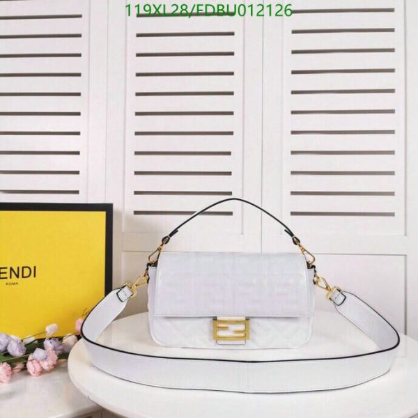 Fendi AAA+ Replica Baguette bag in mini size FDBU012126125