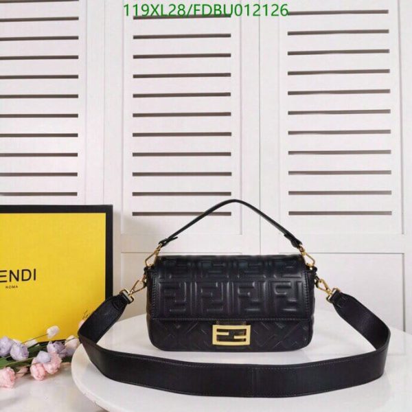 Fendi AAA+ Replica Baguette bag in mini size FDBU012126125