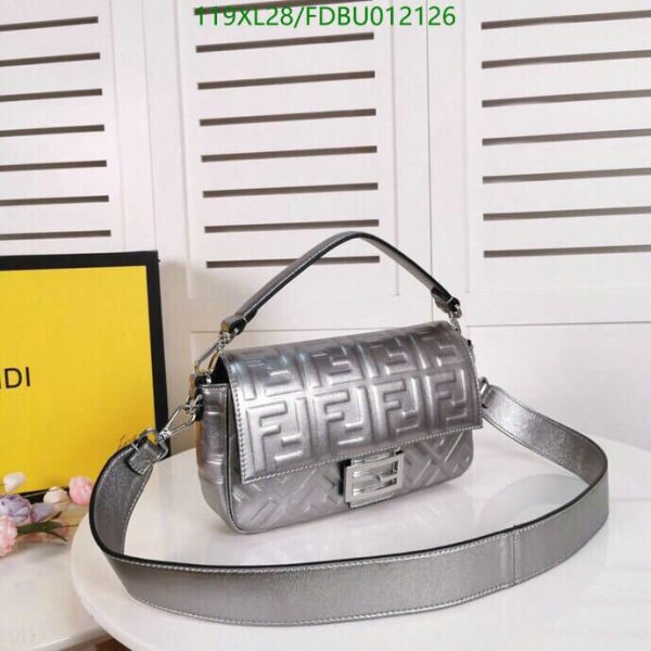 Fendi AAA+ Replica Baguette bag in mini size FDBU012126125