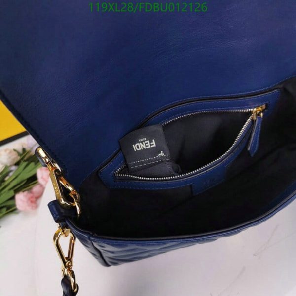 Fendi AAA+ Replica Baguette bag in mini size FDBU012126125